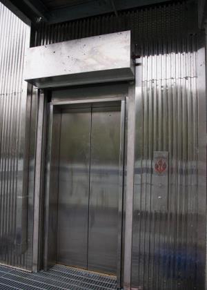 Elevator door at the Niagara fishing pier